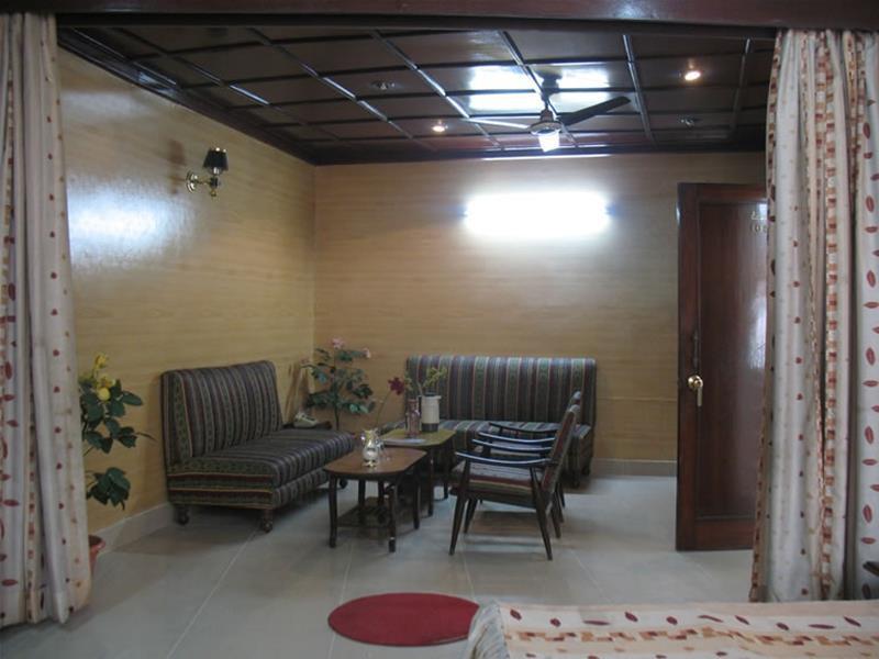 Gaurav Hotel Kanpur Esterno foto